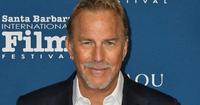 Çöl, toz, atlar, gerilim, tarih, umut, mücadele, vahşet