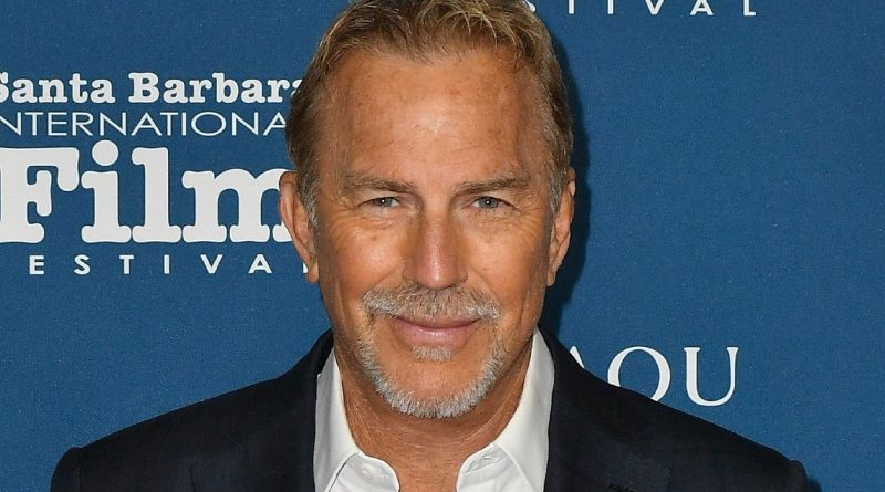 Çöl, toz, atlar, gerilim, tarih, umut, mücadele, vahşet