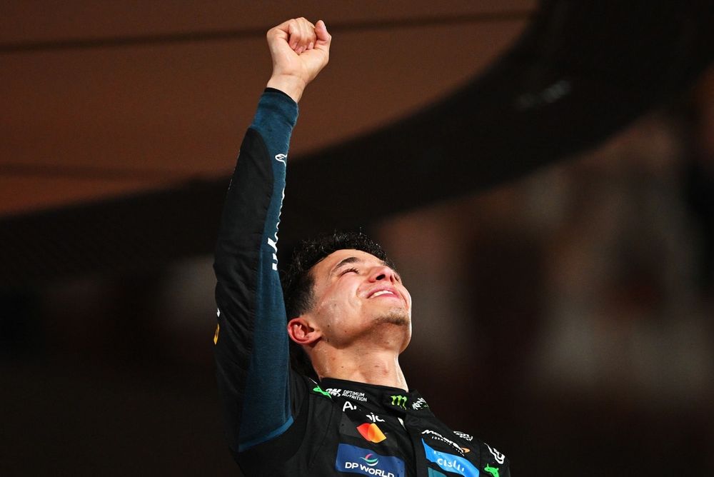 Genç yetenek, zirveye tırmanıyor; Stewart'tan övgü dolu sözler