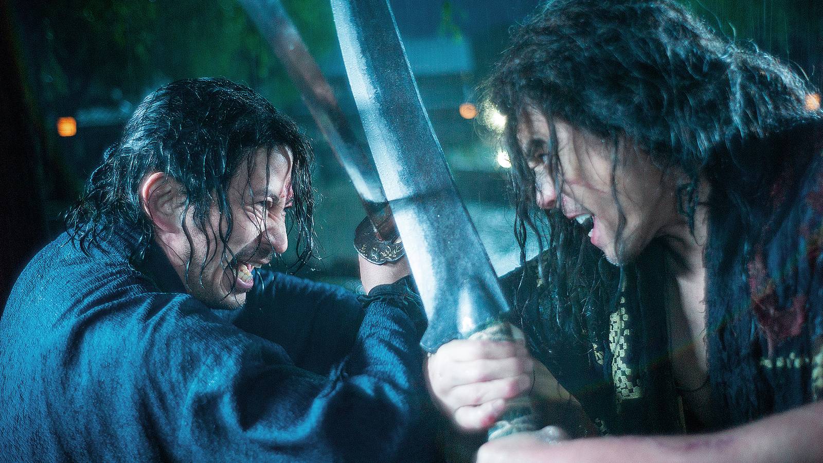 Samuray ruhu, aksiyon dolu, nefes kesen bir başlangıç