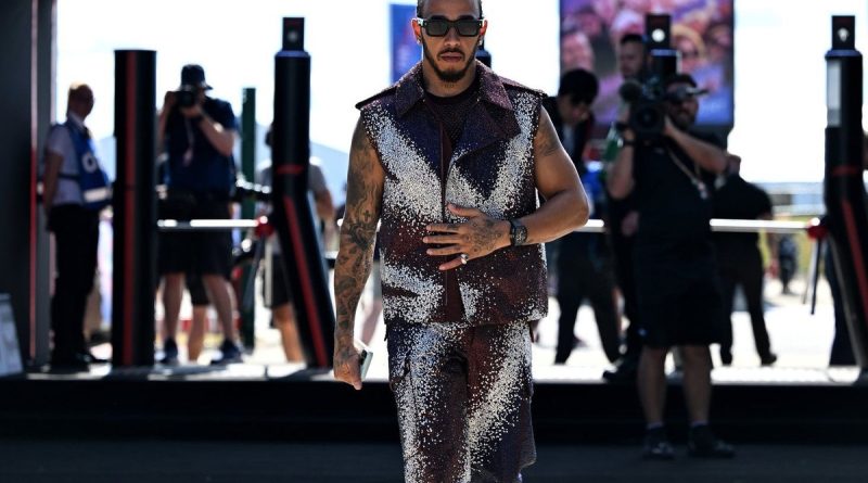 Stil, tasarım ve mesaj: Hamilton'ın F1 pistlerindeki duruşu