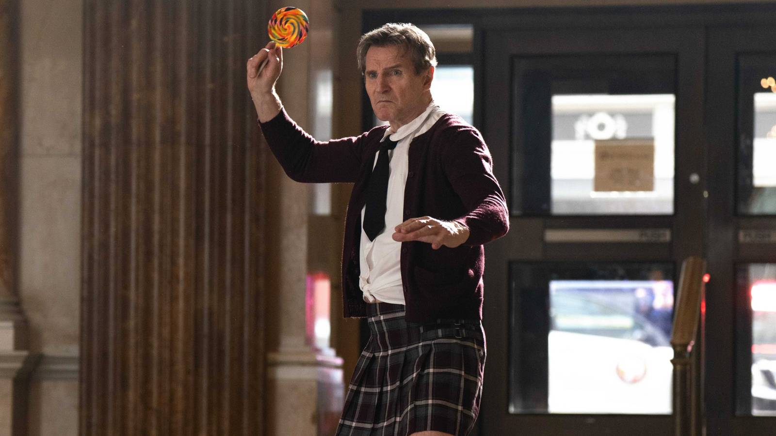 Neeson'la Naked Gun hayali suya düştü gibi