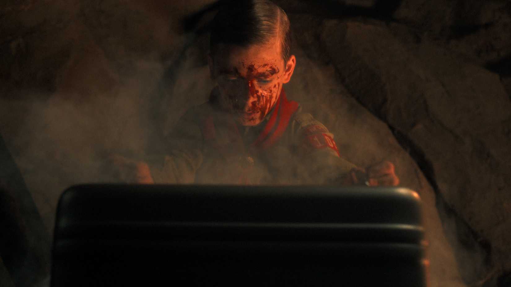 Gizemli valiz, yeni maceralara kapı açıyor gibi