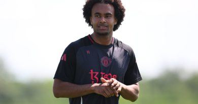 Zirkzee'nin Roma rüyası sürüyor, Manchester'de belirsizlik hakim