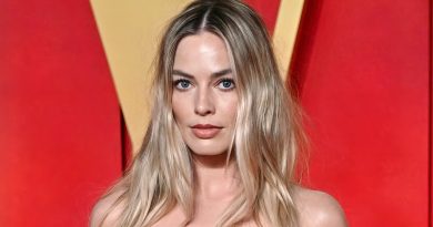 Gotik estetik, devasa kadın, Robbie'nin karizması, Burton büyüsü