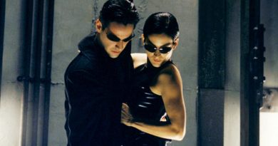 Siberpunk yükseliyor, neon ışıklar, distopik gelecek