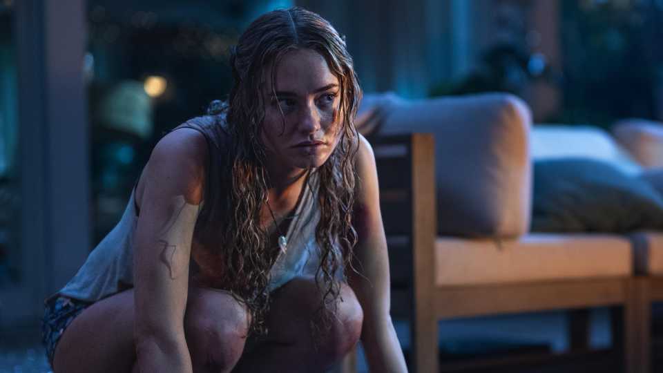 Ormanda tatil, beklenmedik dehşetle karşılaşıyor