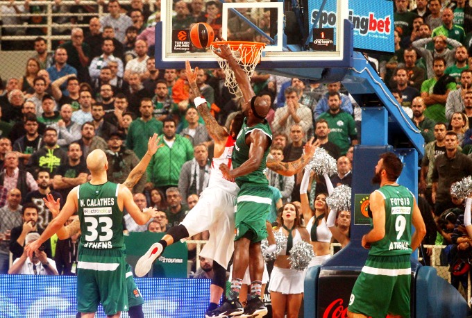 Yeşil-beyaz, kırmızılı-lacivert tutkuyla basketbol