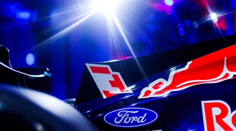 Detroit'te Red Bull, Mateschitz'i anıyor, motor gücüyle yeni çağa giriyor