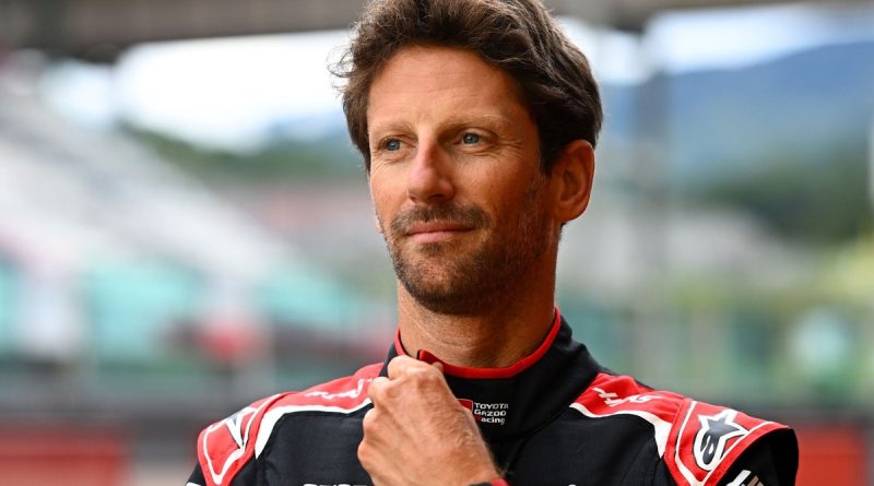 Alevlerden sonra hayata tutunan bir kahraman ve kaskı