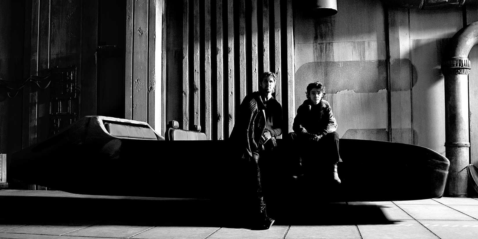 Işık kılıçları, aksiyon, yıldızlararası heyecan, Tom Cruise yönetmen koltuğunda