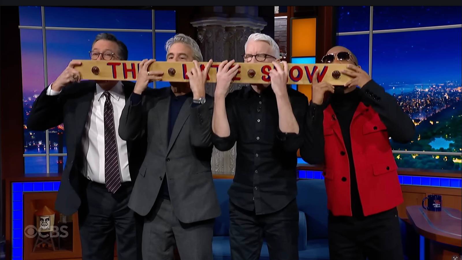 Yılbaşı coşkusu, kahkaha, dostluk, biraz da eğlence