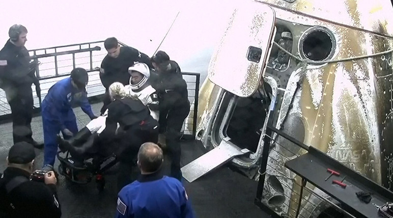 Astronot sağlığı için acil dönüş, uzayda beklenmedik bir durum