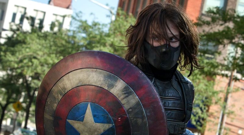 Gizemli bakışlar, karanlık bir rol sinyali veriyor