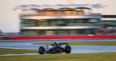 Yepyeni bir dönem, Cadillac pistte, Perez'in ellerinde