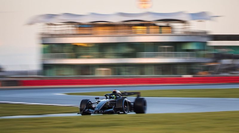 Yepyeni bir dönem, Cadillac pistte, Perez'in ellerinde