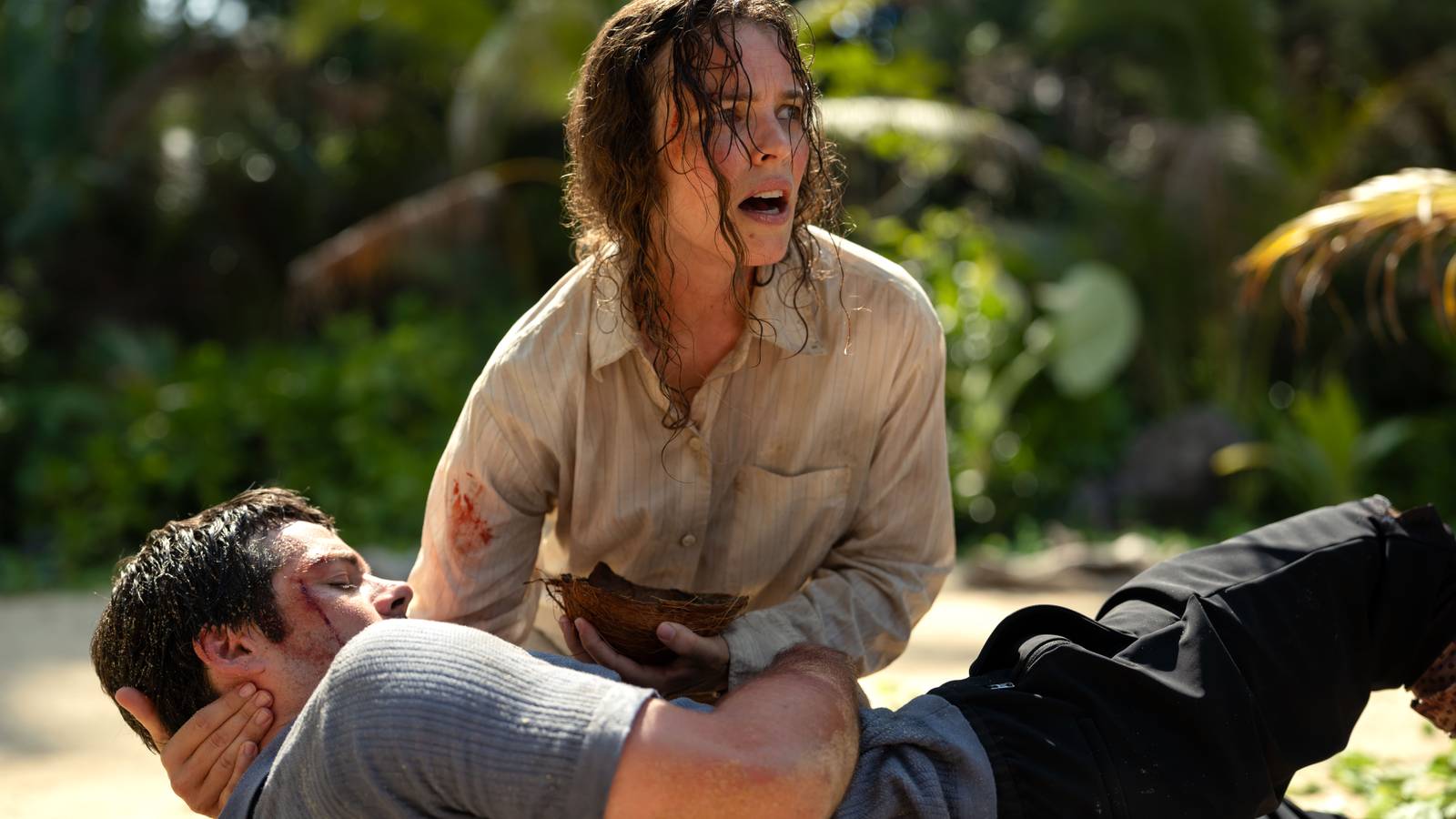 Kaos, mizah ve gerilim iç içe, Raimi farkı belirgin