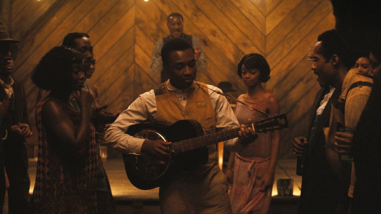 Yeni yetenekler, ışık tutuyor, ekranlar parlıyor