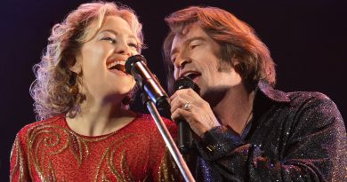 Efsanevi yorum, gözyaşları, anılar, saygı, duygusal an