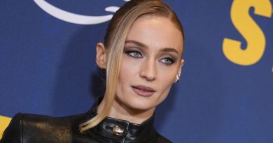 Gerilim dorukta, Sophie Turner büyüleyici, suçlar çözülüyor