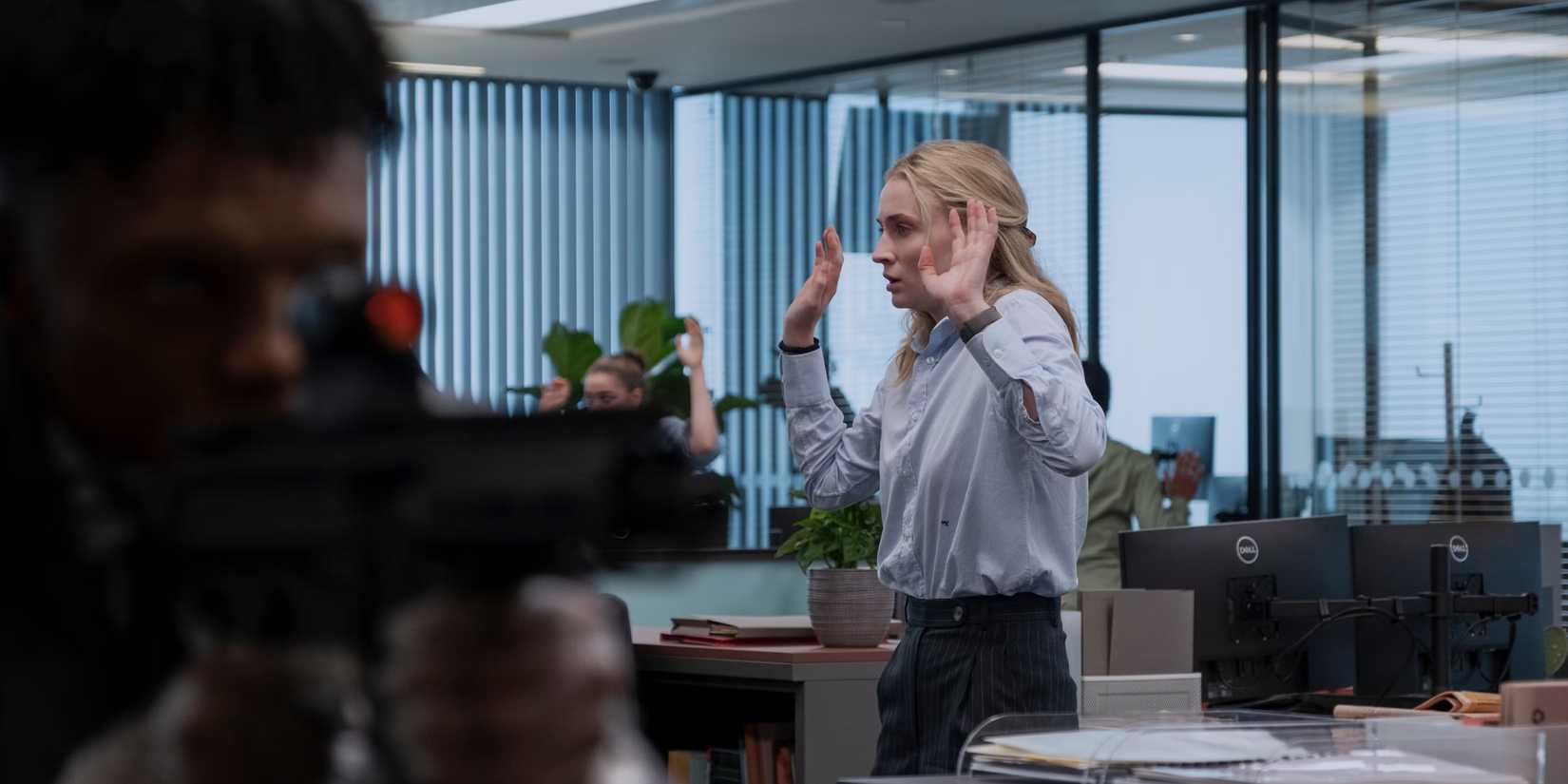 Gerilim dorukta, Sophie Turner büyüleyici, suçlar çözülüyor