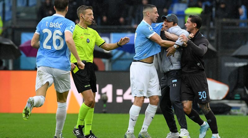 Rekabetin sıcaklığı, saha dışına taştı, ceza yağdı