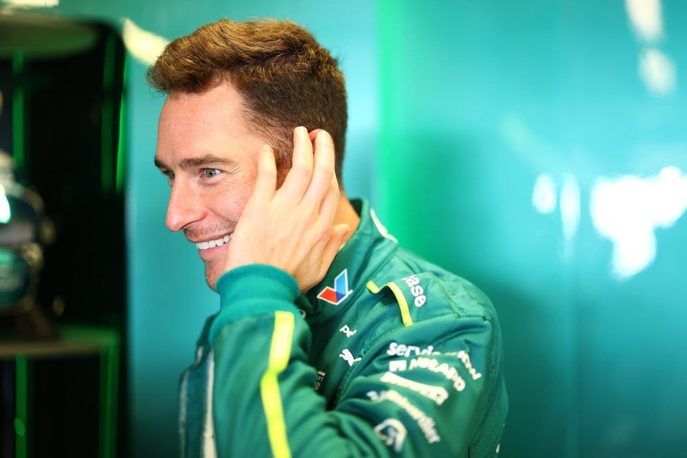 Simülatörde kalıyor, Vandoorne Aston Martin'le el sıkıştı