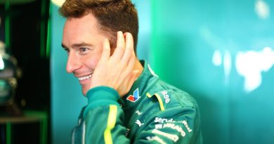 Simülatörde kalıyor, Vandoorne Aston Martin'de devam ediyor