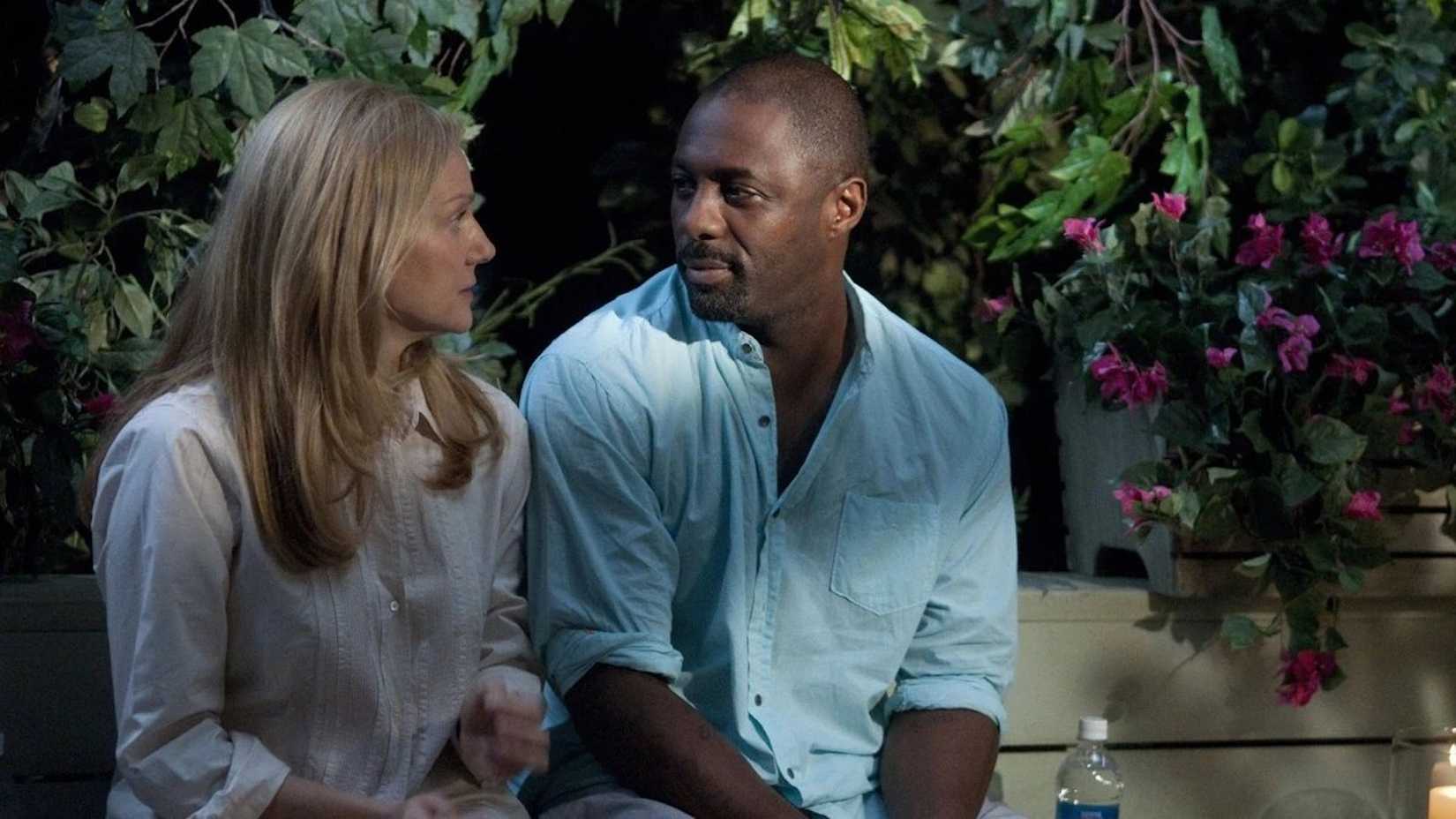 Karizma, yetenek, derinlik: Elba'nın dizi performansı büyüleyici