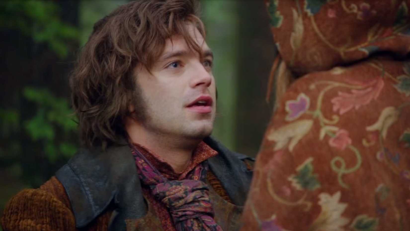 Gizemli bakışlar, karanlık bir rol sinyali veriyor