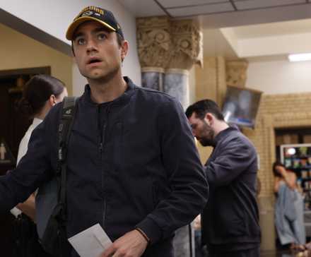 Gizemli bakışlar, yeni bir başlangıç, beklenmedik aşk