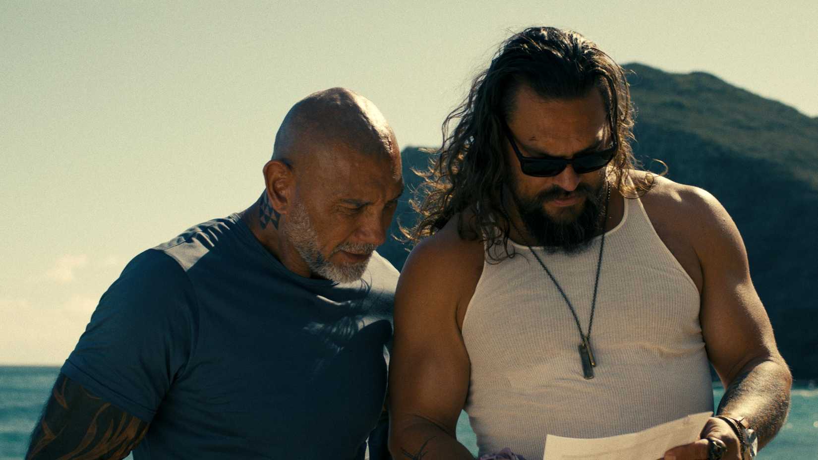 Hawaii'de kardeşler, babalarının mirasıyla yüzleşiyor Gizem, aksiyon ve ihanet