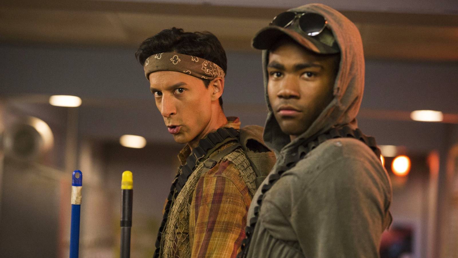 Abed'in repliği, nostalji, bekleyiş, komedi, nostaljik yolculuk