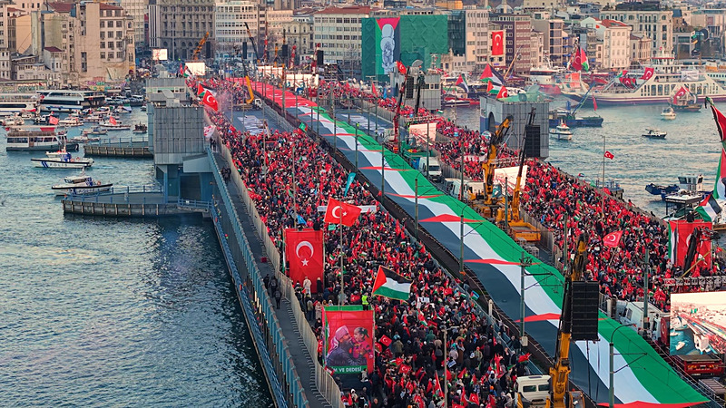 Duyarlılık, dayanışma, umut ve adalet sesi yükseldi