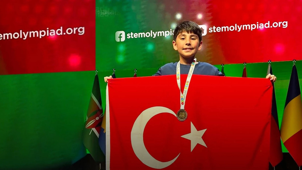 Genç dahi Sidar, matematiği fethetti, gururumuz oldu!