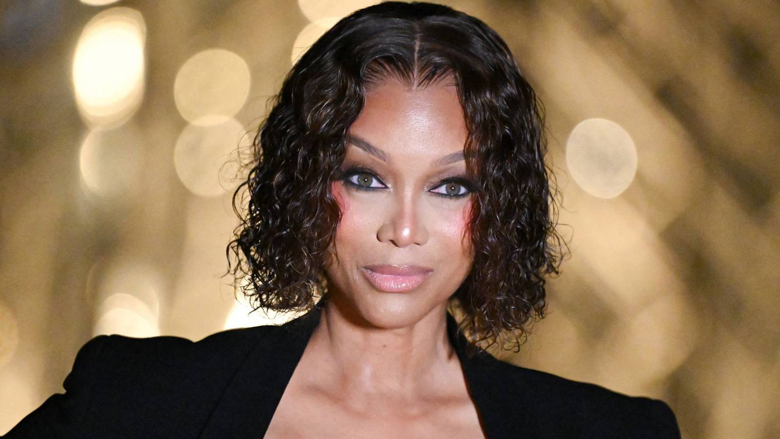 Güzellik, rekabet, şöhret ve karanlık sırlar açığa çıkıyor