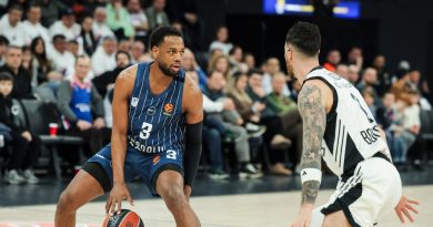 İstanbul'da Efes fırtınası esti, Bologna teslim oldu