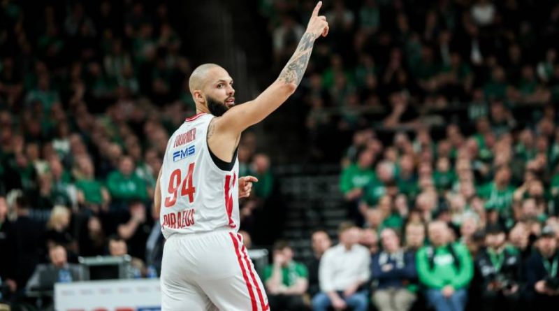 Rekabet ateşli, saygı büyük; saha böyle güzellik sunar