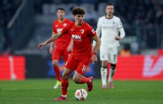 Kara kartal, genç yıldızı kadrosuna katmak için harekete geçti