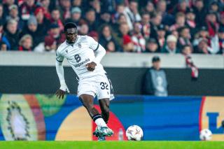 Genç savunmacı Wolfsburg'a, gelecek parlak görünüyor