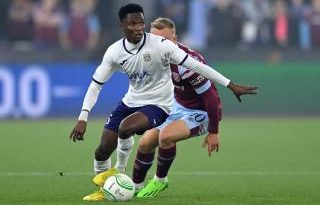 Sol bek takviyesi için Moussa N'Diaye Schalke'ye doğru yaklaşıyor