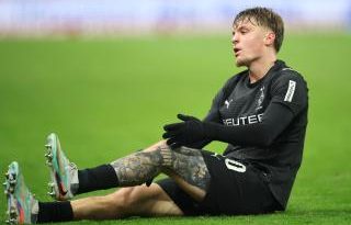 Genç sol bek İngiltere'de yeni maceralara yelken açıyor