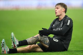 Genç sol bek İngiltere'de yeni maceralara yelken açıyor