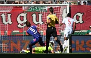 Tribünlerde karneval, sahada rekabet ve heyecan!