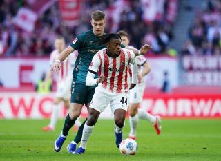 Kırmızı kart, üzüntü, Freiburg, Manzambi, ceza, futbol