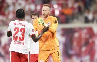 Tecrübeli kaleci, Leipzig'e bağlılığını korudu, İngiltere hayali ertelendi