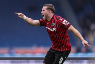 Heyecan dorukta, Hannover sahadan mutlu ayrıldı!