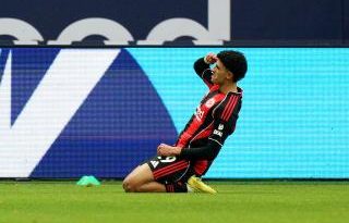 Riera dönemi Frankfurt'ta coşku, Gladbach üzüldü