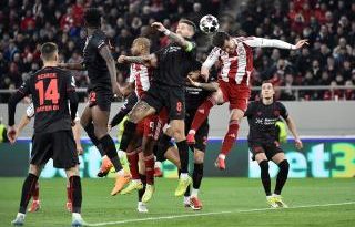 Alman devi, Yunanistan'ı rahatça geçti ve turu garantiledi