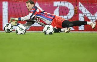 Kalecinin acısı Bayern'i düşündürüyor, derbi sorusu başladı